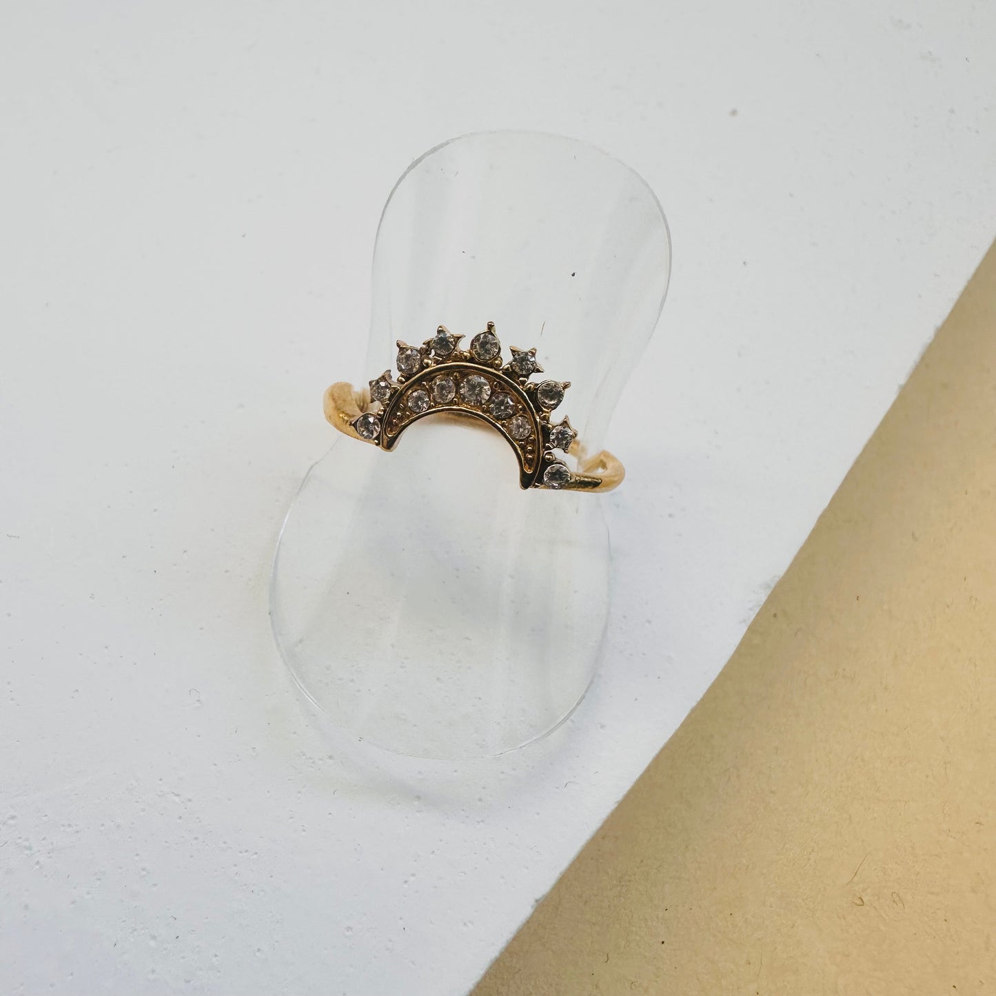 bague dore en demi lune avec strass