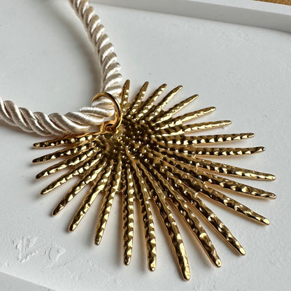 Collier Valentine
