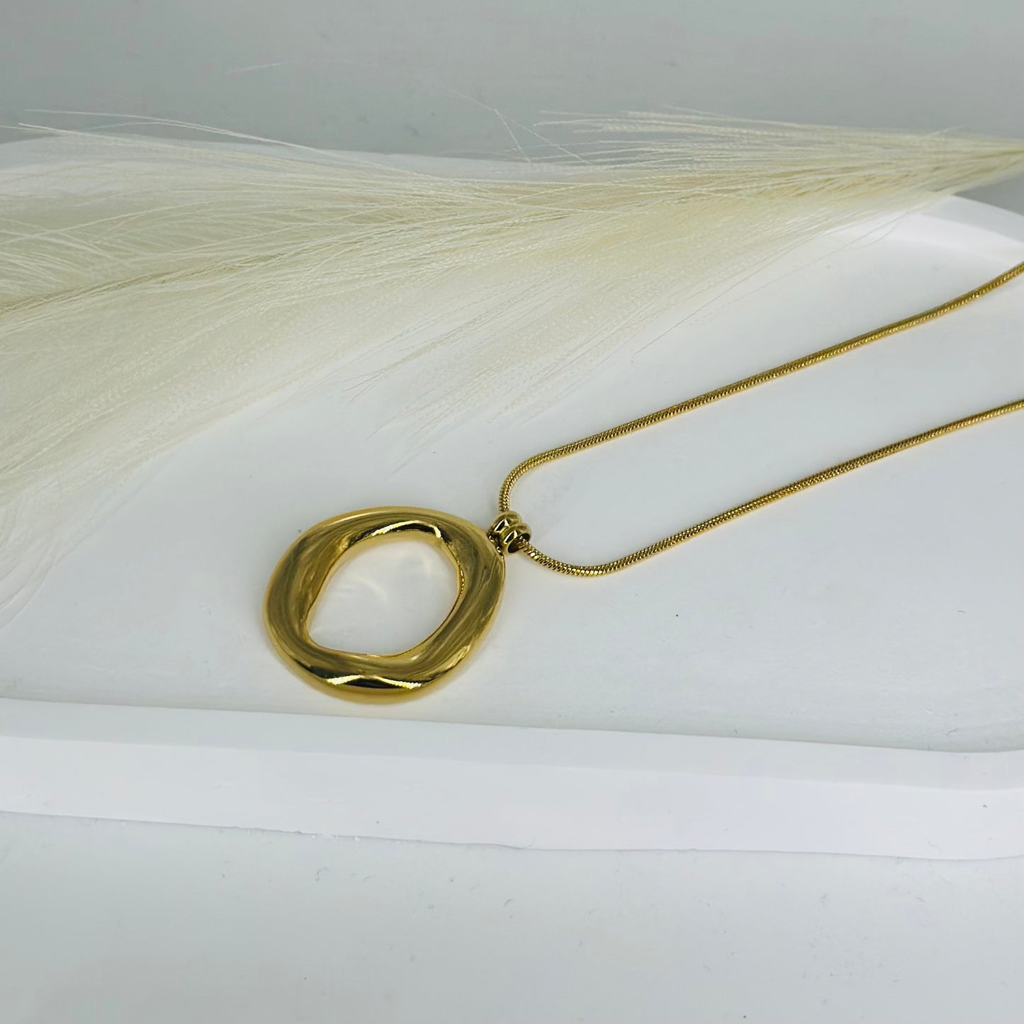 Collier Holly