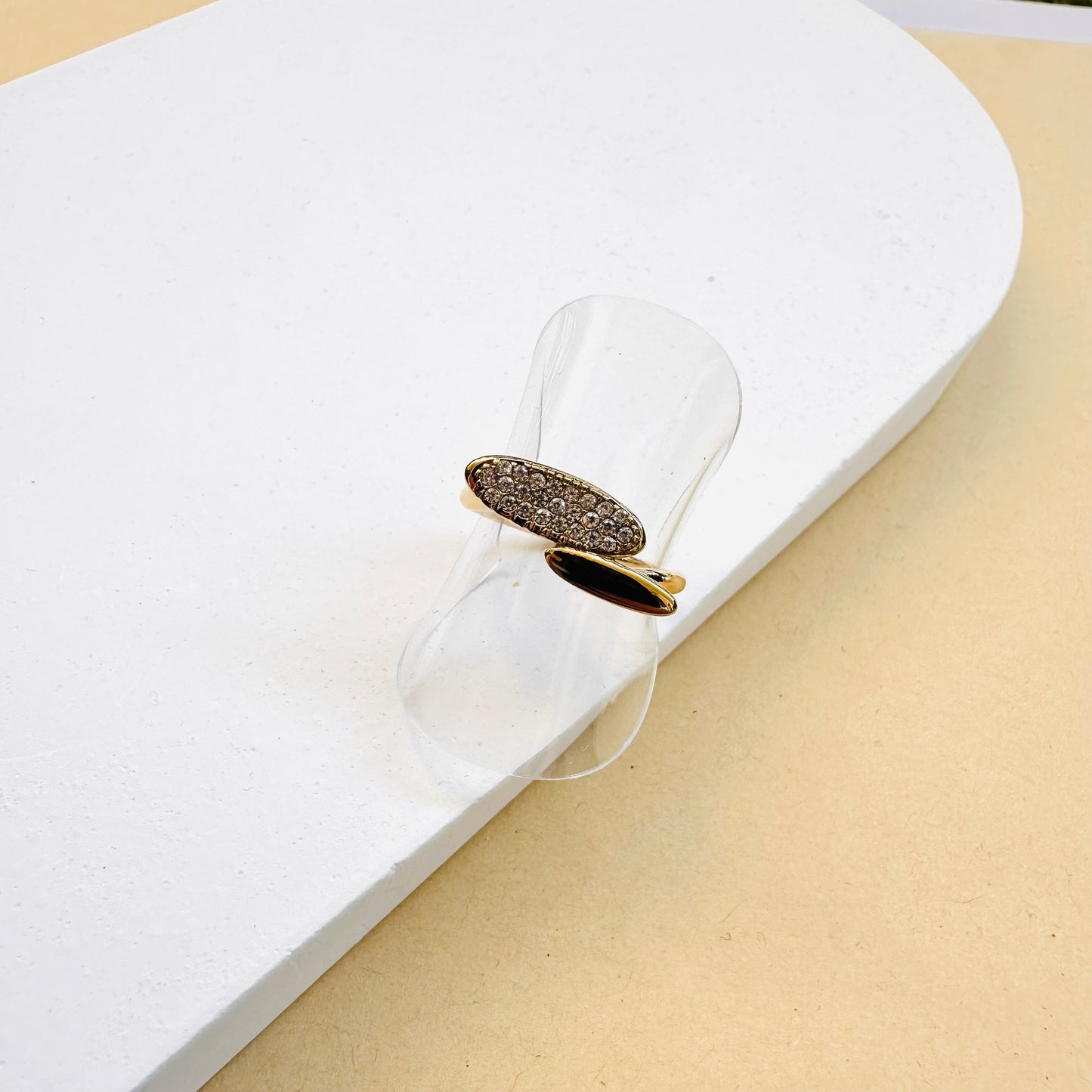 bague avec petit strass et acier lisse or