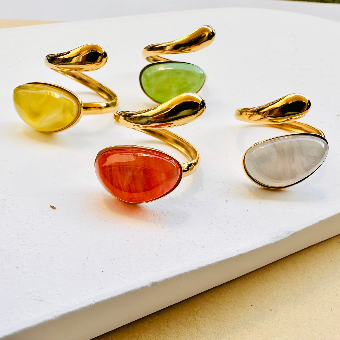 bague_avec_pierre_coloré